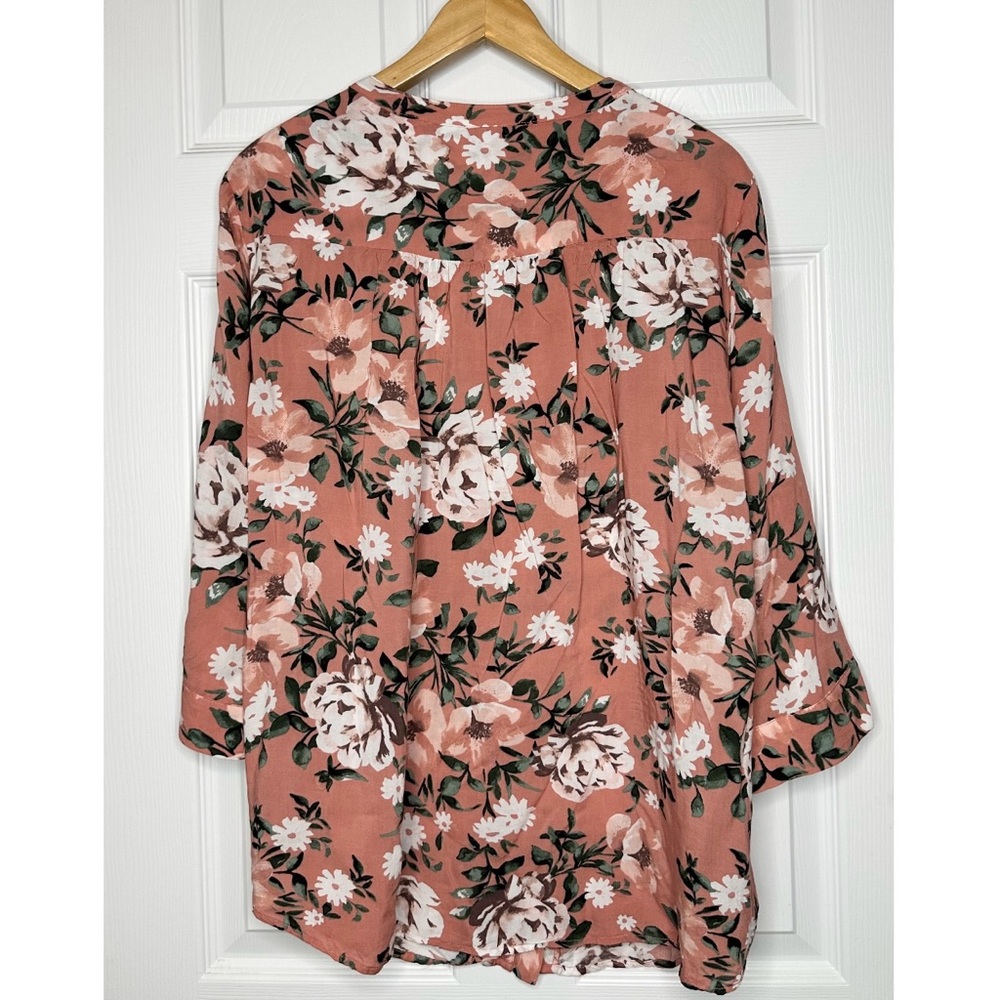 *TORRID* Harper Floral Taupe Challis Button-Front 3/4 Sleeve Blouse - Picture 4 of 10